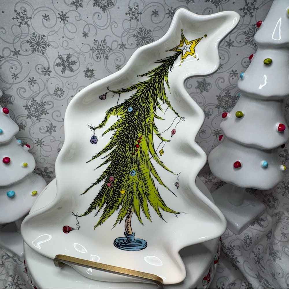 How The Grinch Stole Christmas Who Ville Christmas Tree Trinket Catch All Tray - Picture 6 of 12